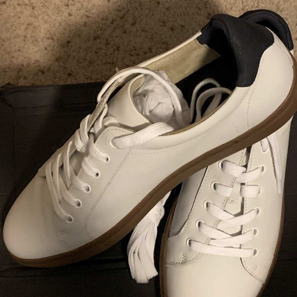 Sneakers/Decks - Picture 3 of 8